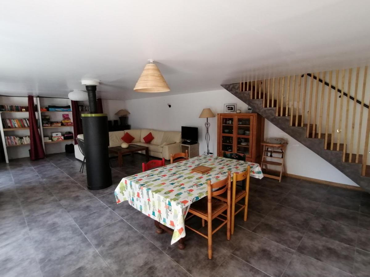 Maison Renovee En Pierres Sejour Spacieux Avec Jardin Et Terrasse Amenagee Pres Omaha Beach & Bayeux A 5Mn De La Mer Tous Commerces Commes Luaran gambar