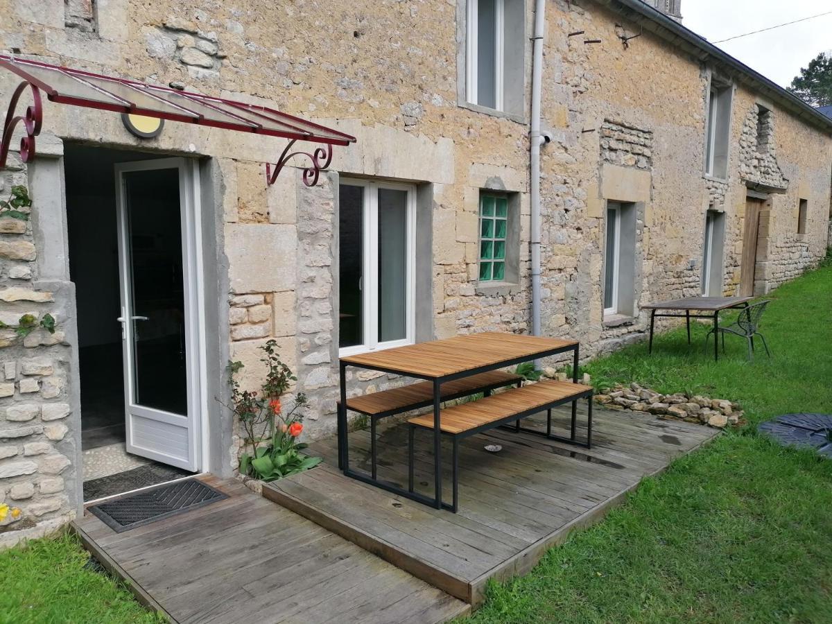 Maison Renovee En Pierres Sejour Spacieux Avec Jardin Et Terrasse Amenagee Pres Omaha Beach & Bayeux A 5Mn De La Mer Tous Commerces Commes Luaran gambar