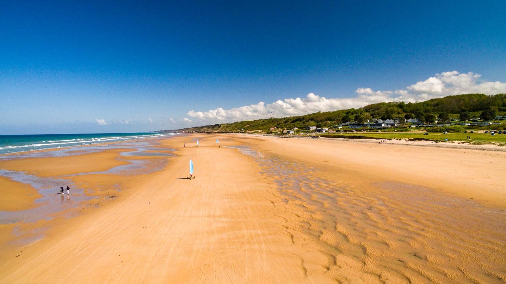 Maison Renovee En Pierres Sejour Spacieux Avec Jardin Et Terrasse Amenagee Pres Omaha Beach & Bayeux A 5Mn De La Mer Tous Commerces Commes Luaran gambar