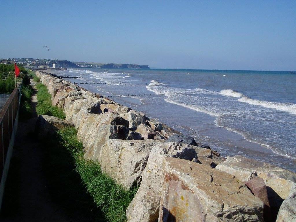 Maison Renovee En Pierres Sejour Spacieux Avec Jardin Et Terrasse Amenagee Pres Omaha Beach & Bayeux A 5Mn De La Mer Tous Commerces Commes Luaran gambar